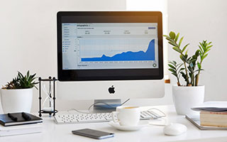 在收购大战中领跑，曼联即将迎来新前锋